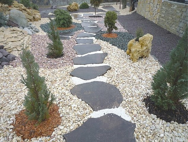 Andezit A88 nášľapné kamene